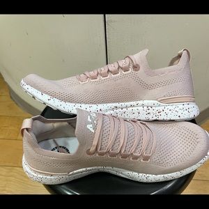 WOMEN APL CAUSAL SNEAKER